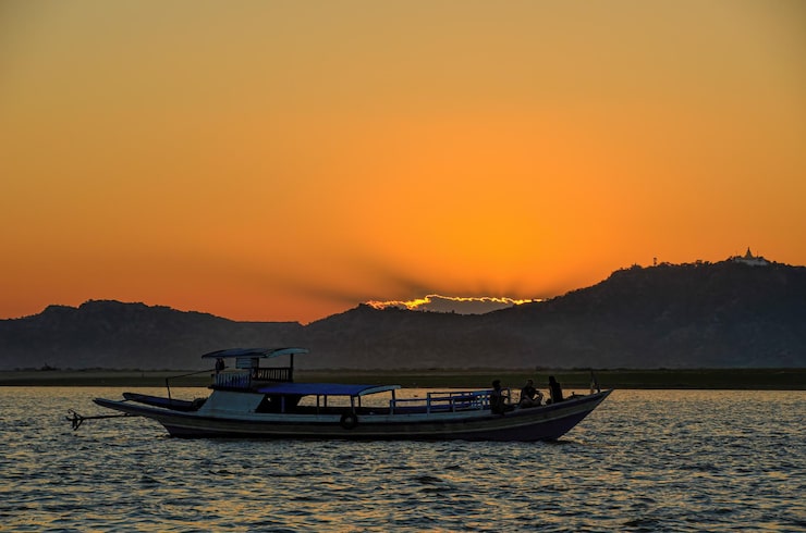 Why an Overnight Boat Trip in Musandam Should Be on Your Travel Bucket List