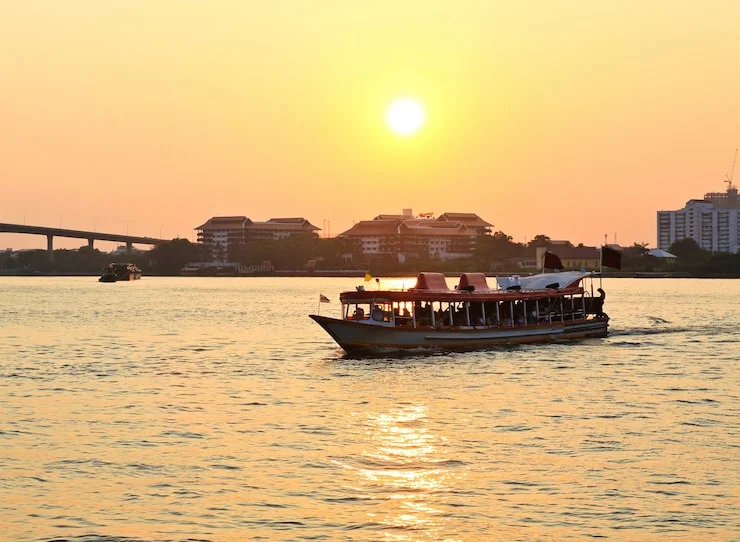 Luxury dhow cruise in Musandam with scenic coastal views