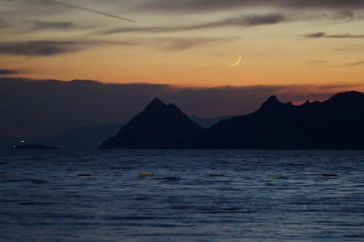 Musandam overnight tour from Dubai with dhow cruise between mountains and sea